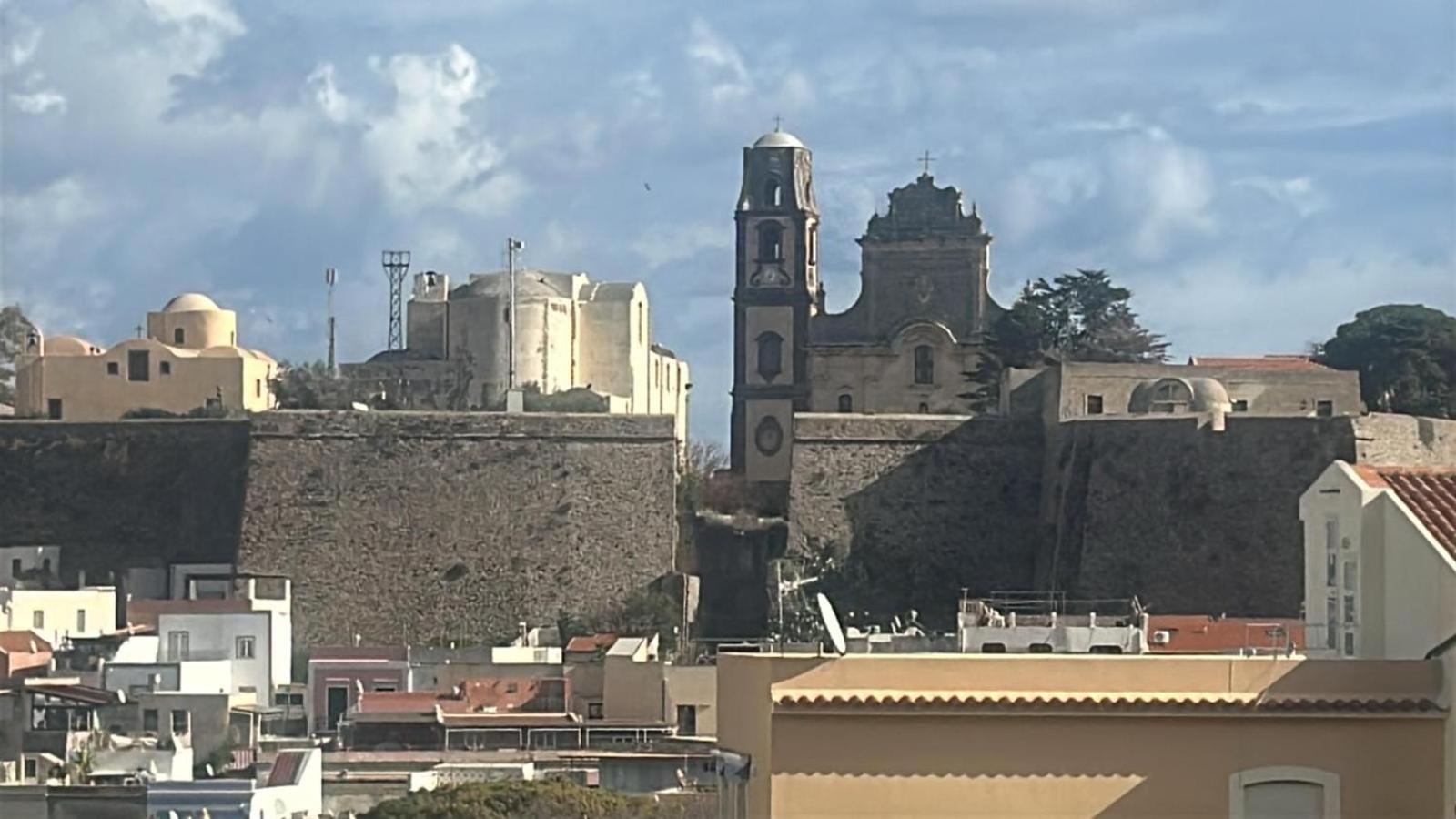 Appartamenti Il Ventaglio Lipari  Exteriör bild